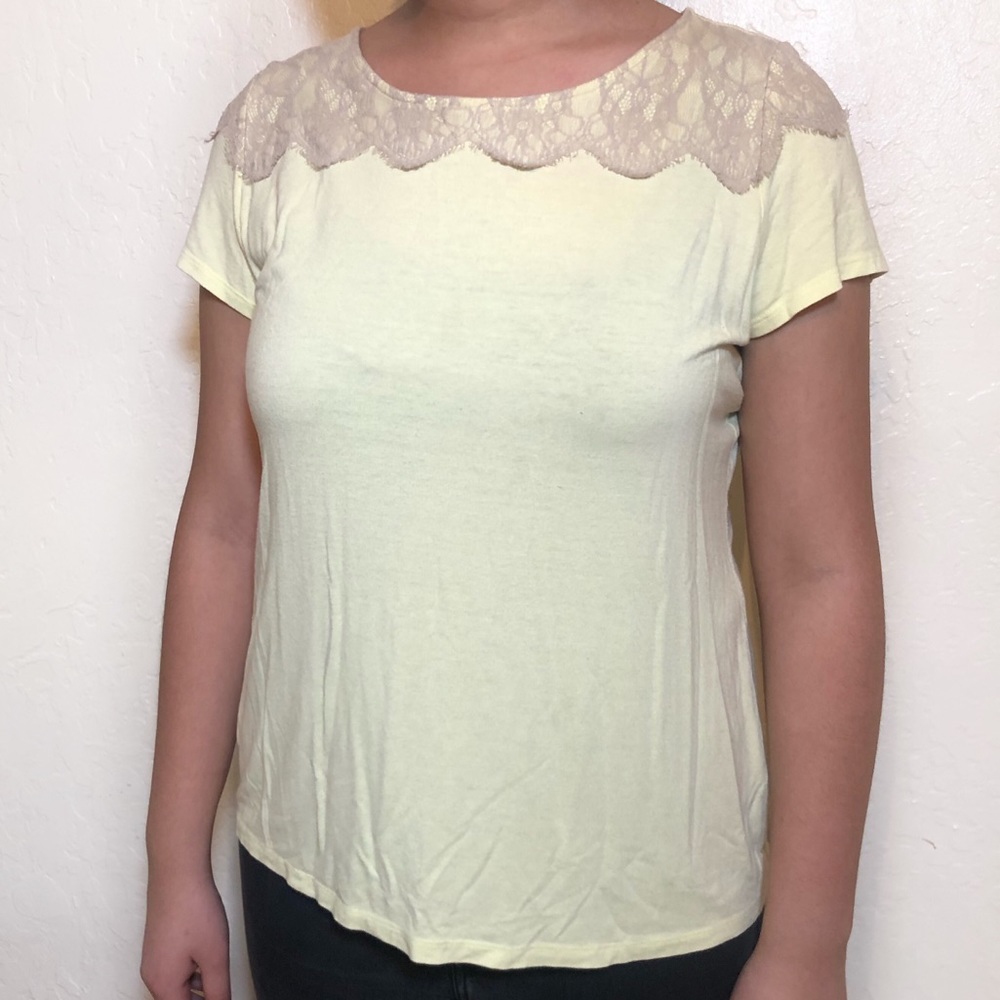Bundle 4/$30 ❤️ The Limited Short Sleeve w/ Lace